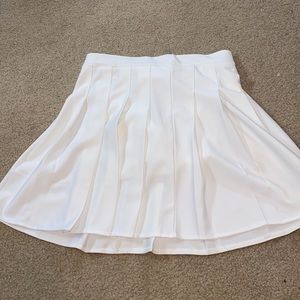 BRAND NEW WHITE SKIRT NEVER WORN